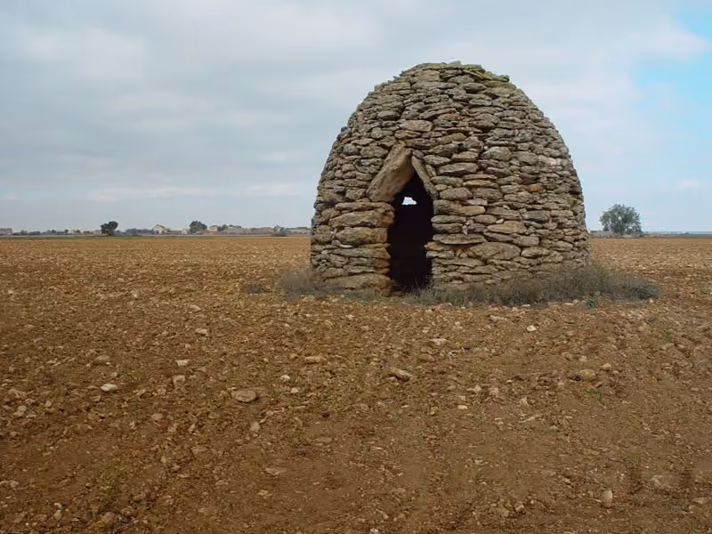Construcción tradicional de piedra seca en Ventas de Alcolea
