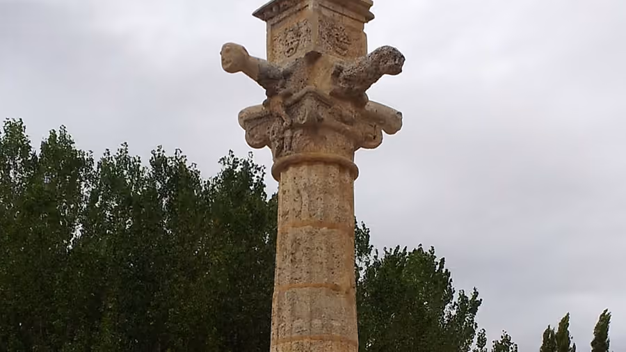 Rollo-picota de Moratilla en Moratilla de los Meleros, Guadalajara.