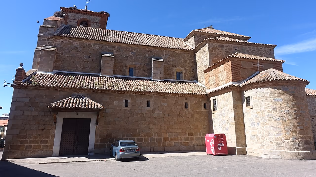 Iglesia de San Miguel Arcángel en Navahermosa, Toledo.
