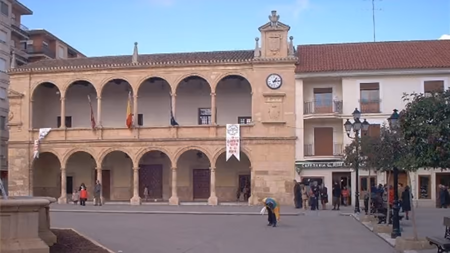 Fachada renacentista del Ayuntamiento de Villarrobledo, Albacete.