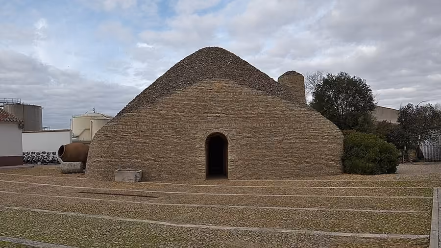 Bombo tradicional de piedra seca en Tomelloso, Ciudad Real.