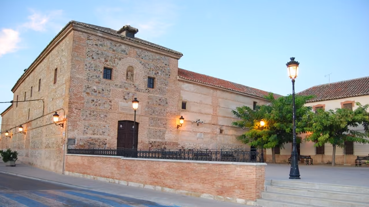 Convento de San José de Malagón y su plaza, Ciudad Real.