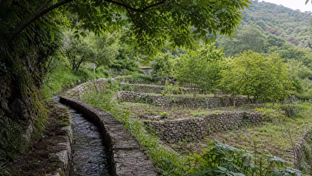 Recreación visual de las huertas y acequias de Balastar en Faraján, Málaga.