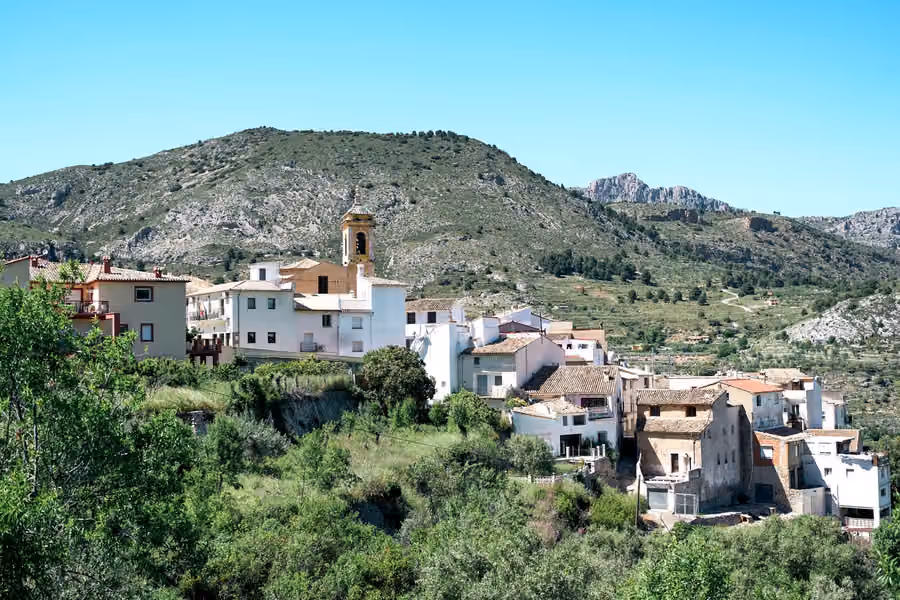 Qué ver en Calaceite: paseo por el Matarraña y productos locales