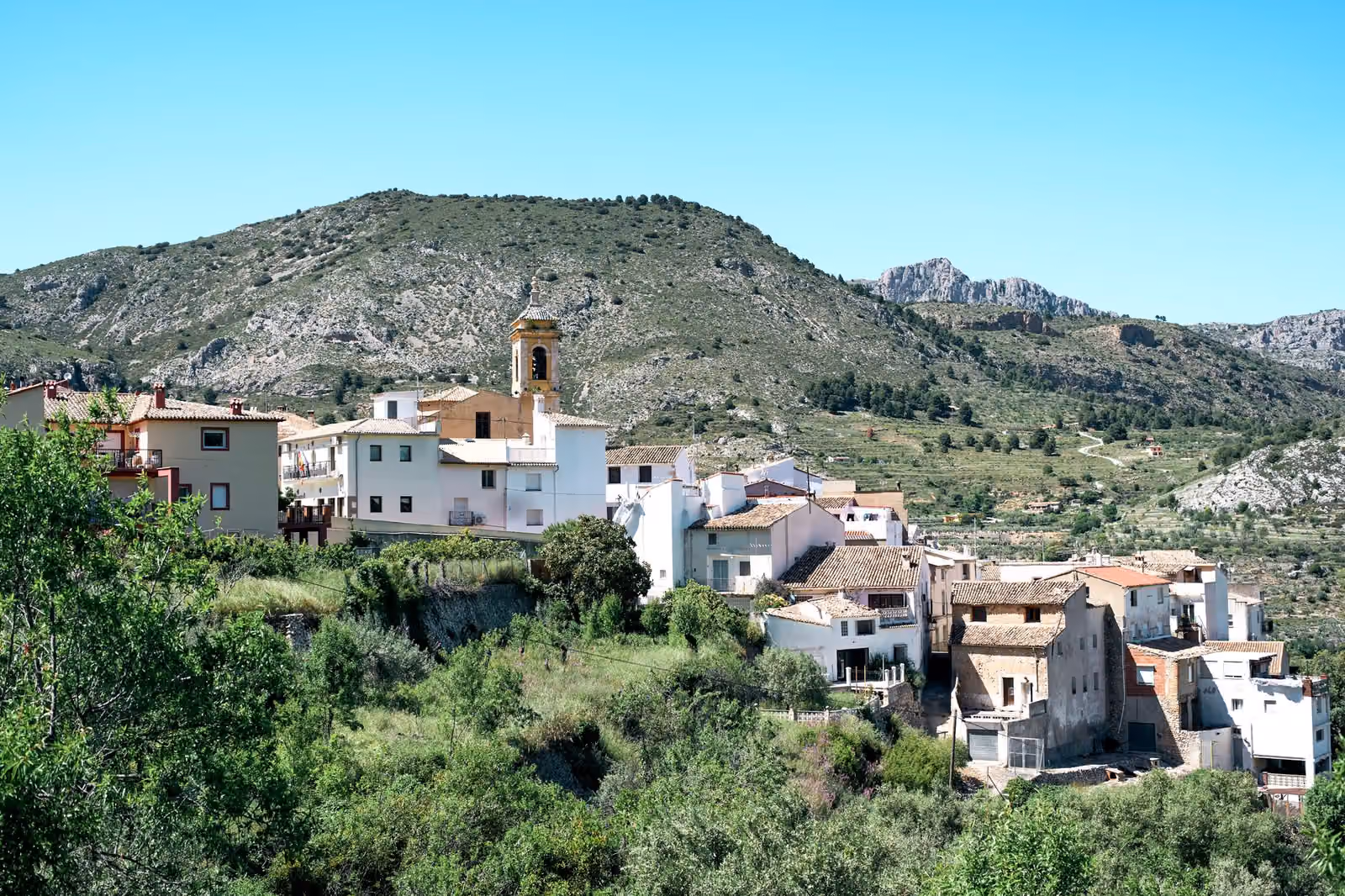 Qué ver en Calaceite: paseo por el Matarraña y productos locales