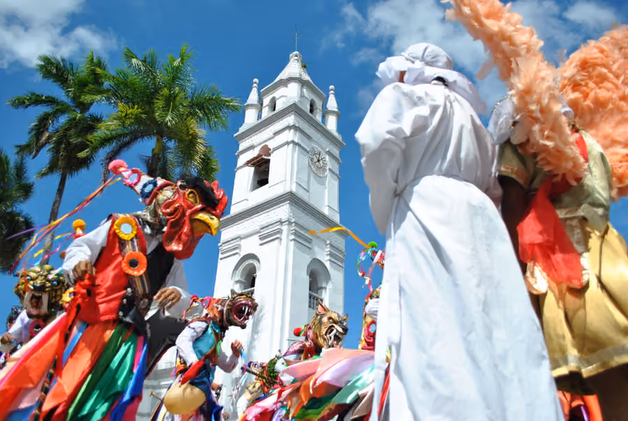 Todos los Santos en los pueblos: tradiciones y dulces para descubrir